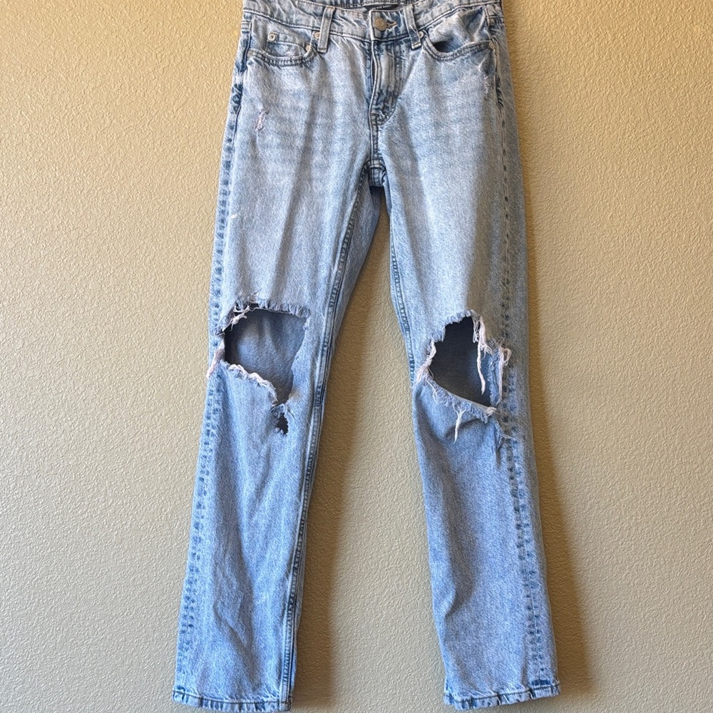 Aeropostale Light Wash Ripped Straight Leg Jeans